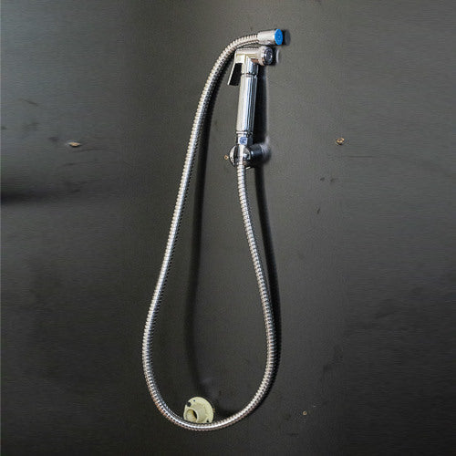 Bidet para inodoro vs. ducha higiénica: ¿Cuál es más limpio?